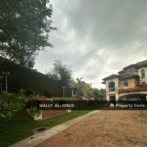 Semi D Renovated with Extra Large Land @ Section 7 Shah Alam