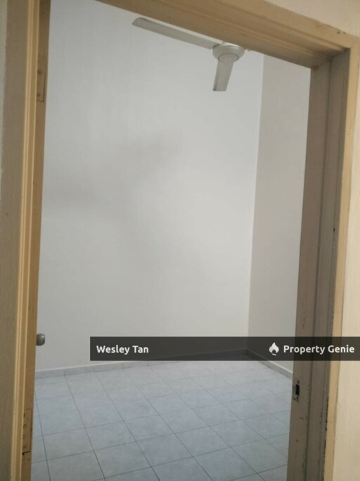 Pulau Gadong Single Storey 3 Rooms Partly Furnished 20x65 10mins to Melaka Town