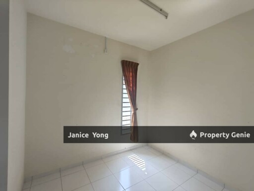 Dictyo Alba @ Setia Tropika End Lot