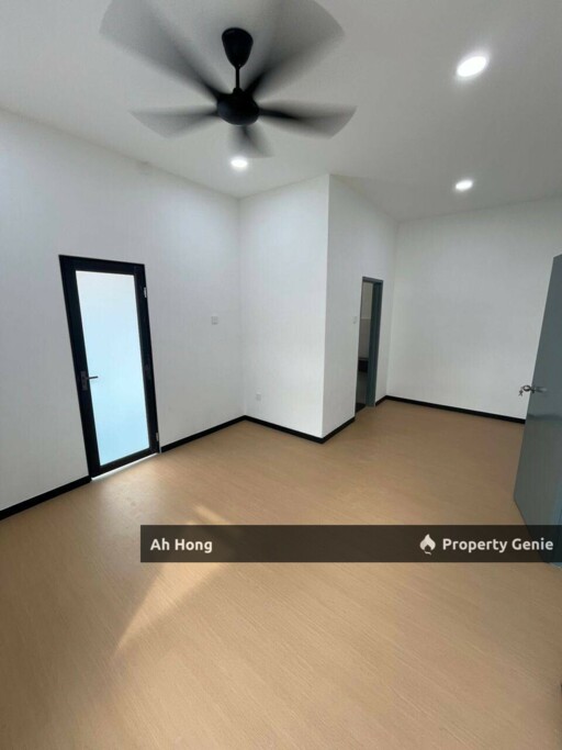 Pulai Indah / Double Storey Corner Lot / Renovated / Freehold