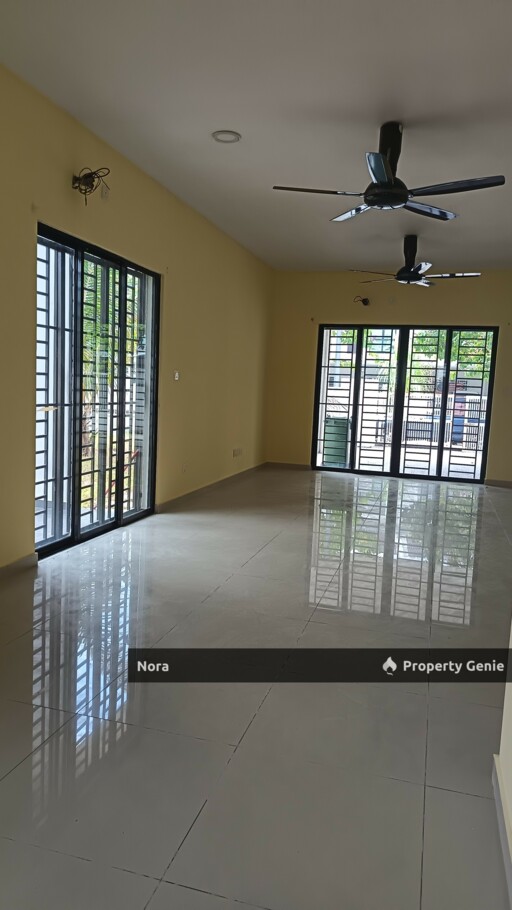 Laman Delfina, Nilai Impian. Corner Lot for Sale