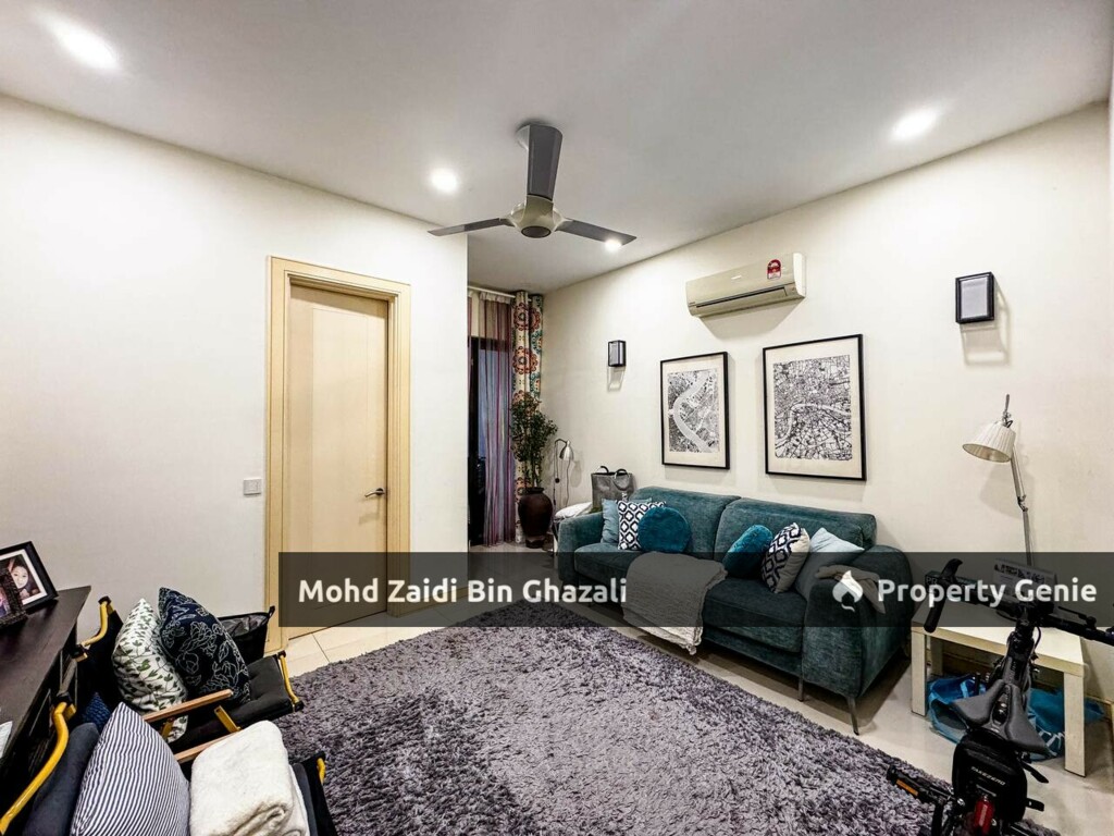 Corner lot semi d Beethoven  Symphony Hill