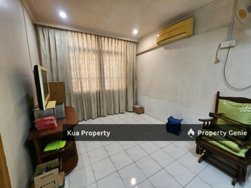 2nd Floor Shophouse / Apartment For Sale Located at Yoshi Square, Pending