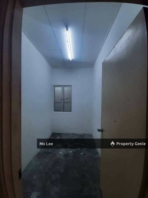 2nd Floor Shop Apartment @ Batu Caves Centerpoint, Taman Industri Bolton, Batu Caves-Ready 15/11