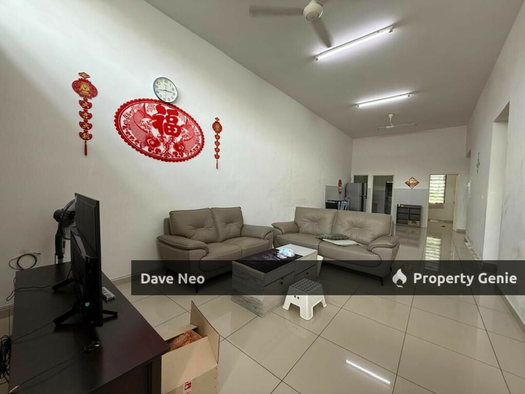 Jalan Pinang | Taman Daya | 1-Storey House | 3+1 Beds 2 Baths | Partial Furnished