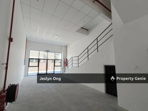 1.5 Storey Semi-Detached Factory @ Jalan Canggih, Desa Cemerlang for Rent