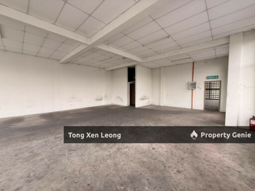 Corner Bungalow Factory @ Krubong For Sale !!