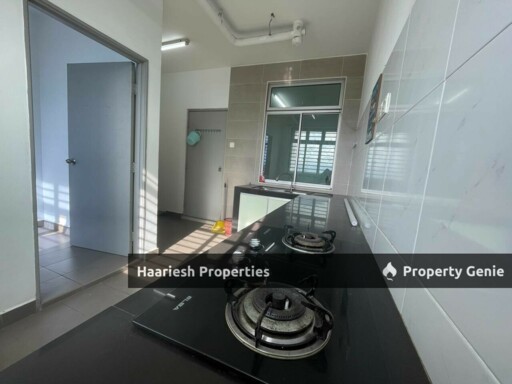EASTBAY LUXURY APARTMENT PANGSAPURI SERI BAYAN, MASAI