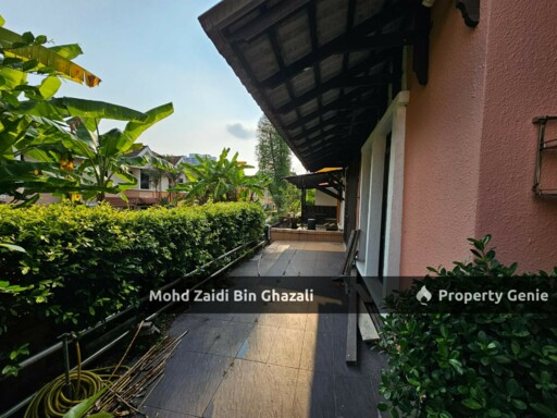 Below Market Renovated  2.5 Storey Terrace Presint 8