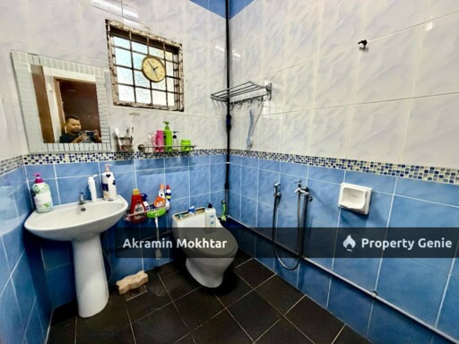 Freehold & Renovated | Setingkat Setengah Bungalow Jalan Tasik Biru Sungai Buloh