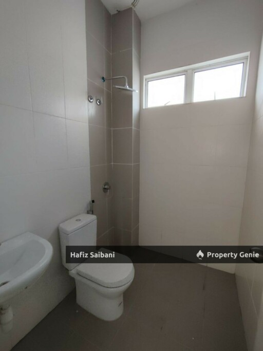 End Lot Double Storey Terrace D' Kayangan Sekyen 13 Shah Alam