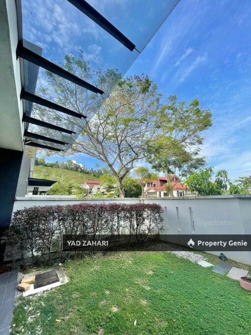 Semi-furnished Double Storey Zero Lot Bungalow Next to the Natural Lake, Perdana Heights