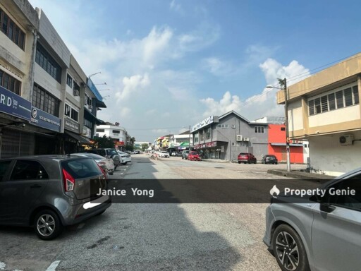 3 Storey Shop Lot @ Taman Johor Jaya Jalan Rosmerah 2