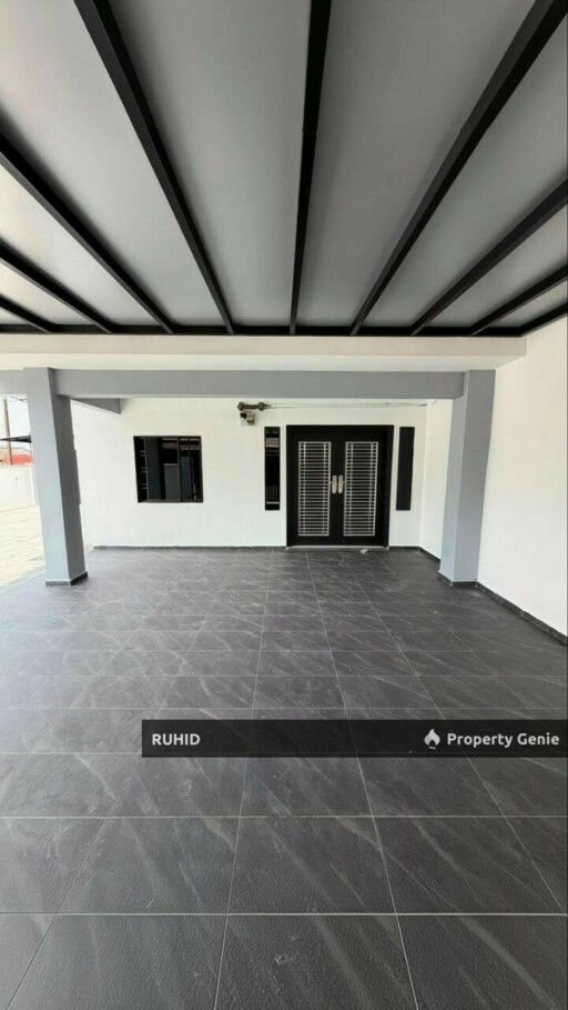 Corner Lot Single Storey House, Taman Sri Pulai – Freehold, 2,000 Sqft