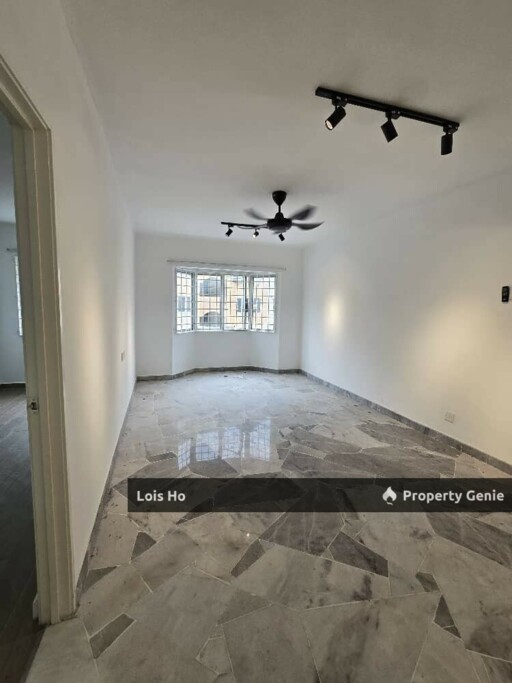 Pangsapuri Hilir Kota Block S For Sale  3R2B  Level 2 walk up  Lh66 893.4 sqf Fully Renovated  RM178k