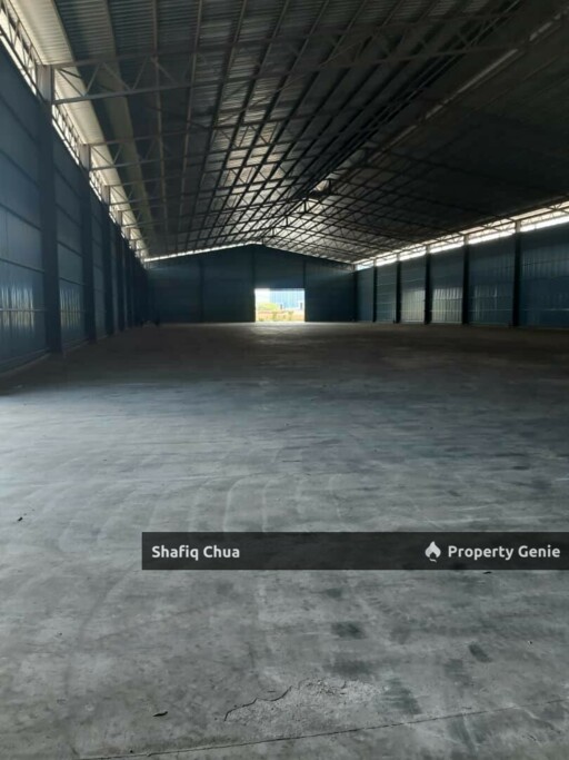 Vacant and Bare Warehouse Teluk Gong, Klang For Rent