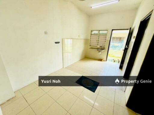 Storey Terrace Jalan Tanjung Sauh Seksyen 30, Shah Alam Selangor