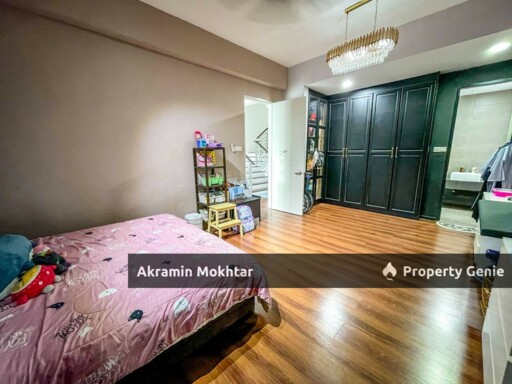 FREHOLD & RENOVATED | 3 Storey Semi-D Lambaian Residence, Kajang