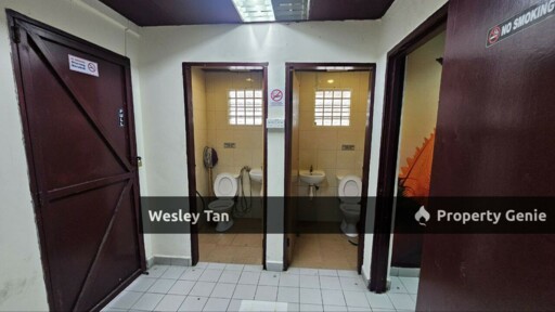 Melaka Raya 3 Commercial Adjoining Shops 66x70 Main Road with Parking