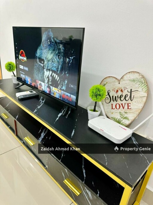 AERA RESIDENCE PETALING JAYA SERVICED RESIDENCE FOR RENT FULLY FURNISHED 2 CARPARK