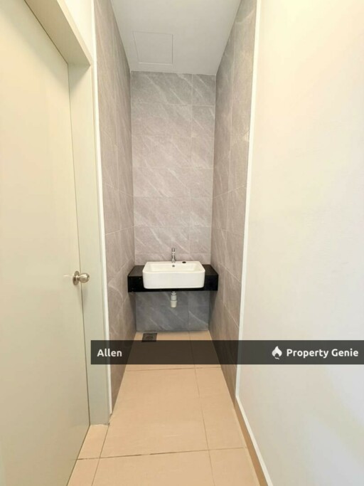 Optimus Medini Apartment –Unit with Unblocked View