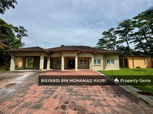 Single Storey Bungalow, Monterez Golf Club, Seksyen U9, Shah Alam .