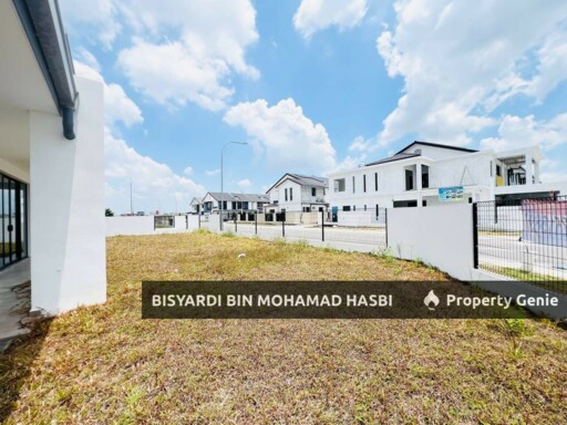 Corner Lot 2 Storey Terrace Nadira 2 Bandar Bukit Raja, Klang.