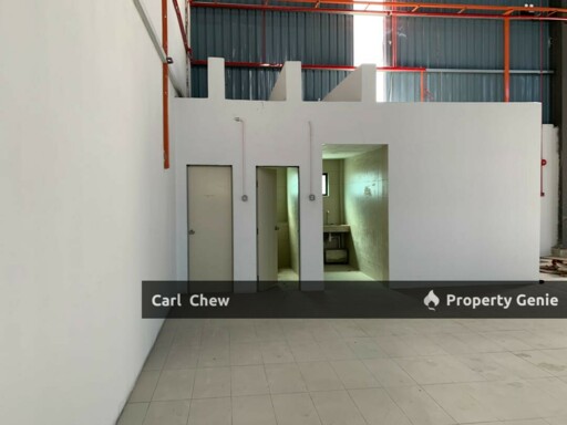 Warehouse with Office @ Kampung Subang Baru