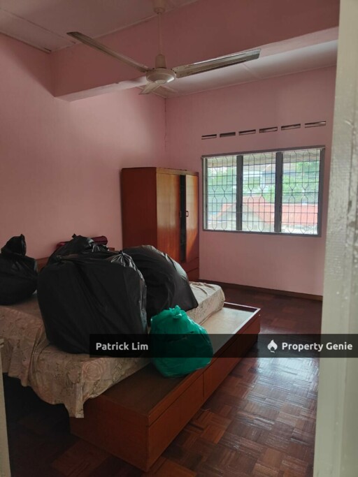 Hot Area Bukit Beruang [Ground Floor and 1st Floor] Shop Lot For Sale