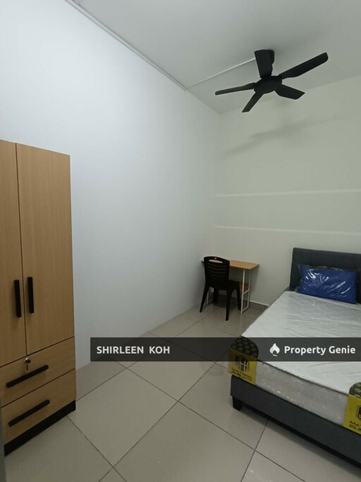 Female Room Renting at Suriamas Suites Condominium @ Larkin JB Town