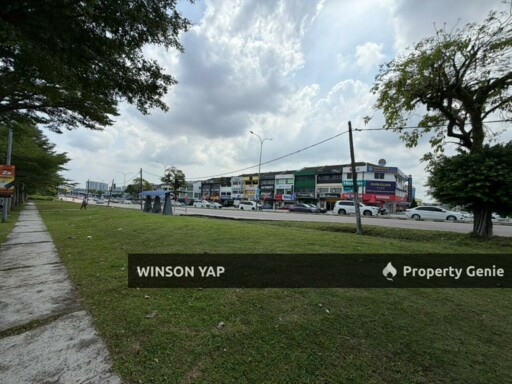 3 Storey Shop Office Top Floor Taman Molek JB Partial Furnished