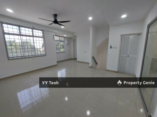 Bukit Cheng 1.5 Storey Townhouse Upper Level