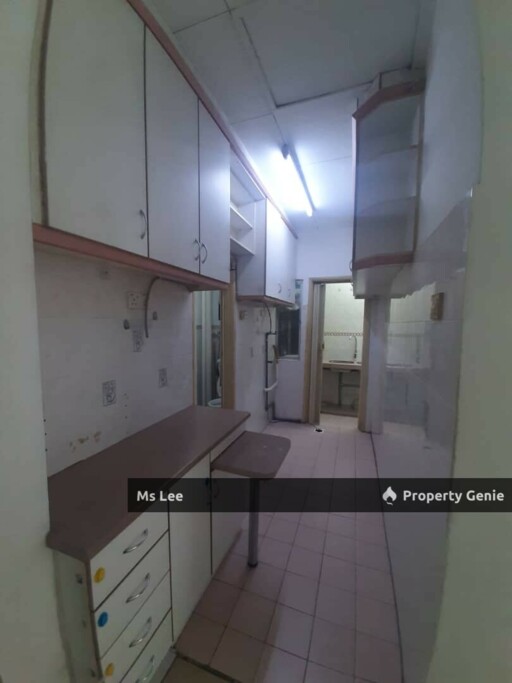 2nd Floor Shop Apartment @ Batu Caves Centerpoint, Taman Industri Bolton, Batu Caves-Ready 15/11