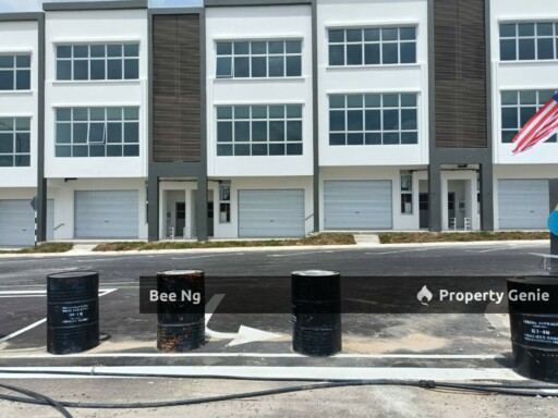 Aster Heights @ Tropicana Uplands/3 Storey Shop