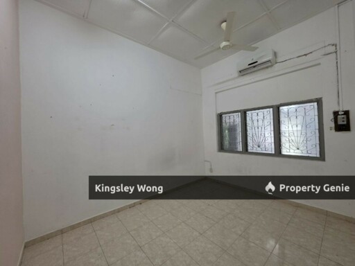 Canning Garden Single Storey Corner House Big Side Land Freehold title Near Town Area