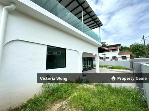 Kampung Mahmoddiah  / Jalan Yusof Taha / Double Storey Semi-D