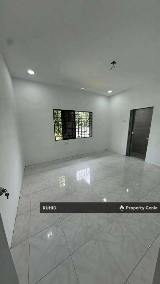 (End Lot) SINGLE STOREY - TAMAN KULAI BESAR