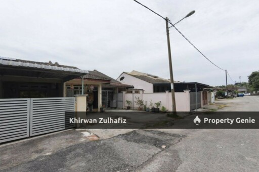 Jalan Teratai Facing Open near Public Bank Bukit Beruntung Double Storey For Sale