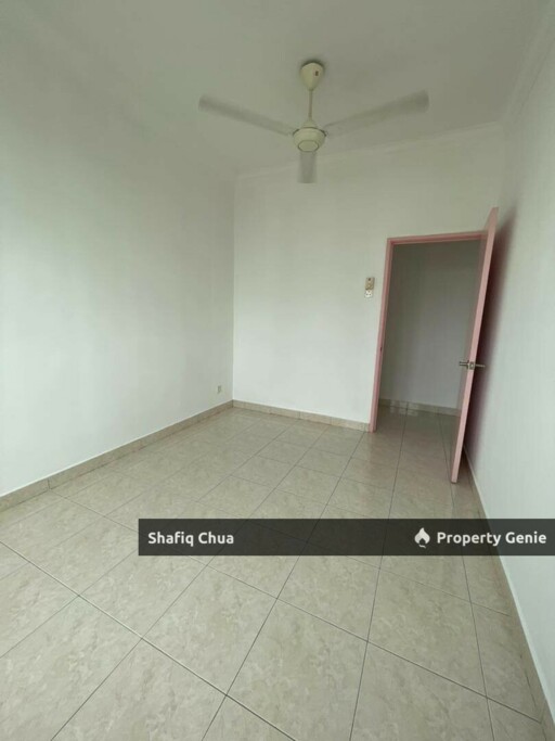Freehold Corner Unit Apartment Kelana Central, SS6 Kelana Jaya