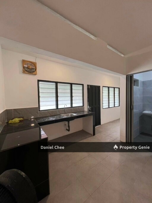 Near to Aeon Kinta City Renovated Terrace For Rent