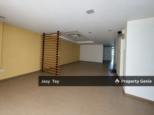 Taman Molek Third Floor Office For Rent