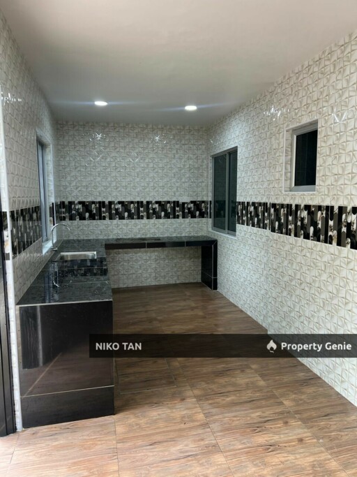 Jalan Sri Putri Double Storey End Lot With Extra Land