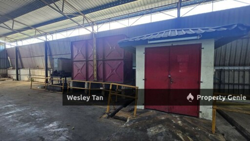 Corner Fully Covered Factory 65,000sf 1,600amp No Beam Production Area