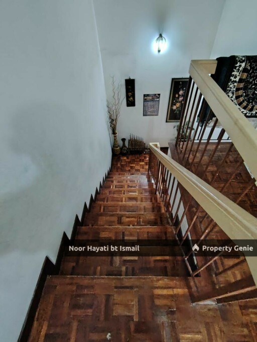 Section 7 Shah Alam, 2sty Corner House for Sale RM880k