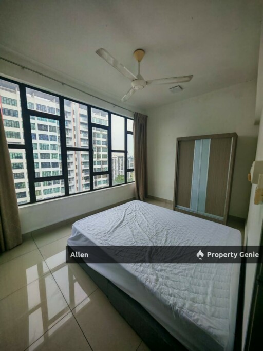 High-Floor Fully Furnished 1+1 Room Unit at Austin Regency with 2 Carparks