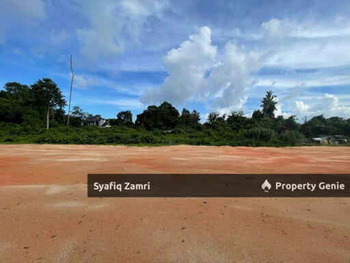 Tanah Lot Bangunan Tok Sira Kuantan (Hakmilik Kekal)