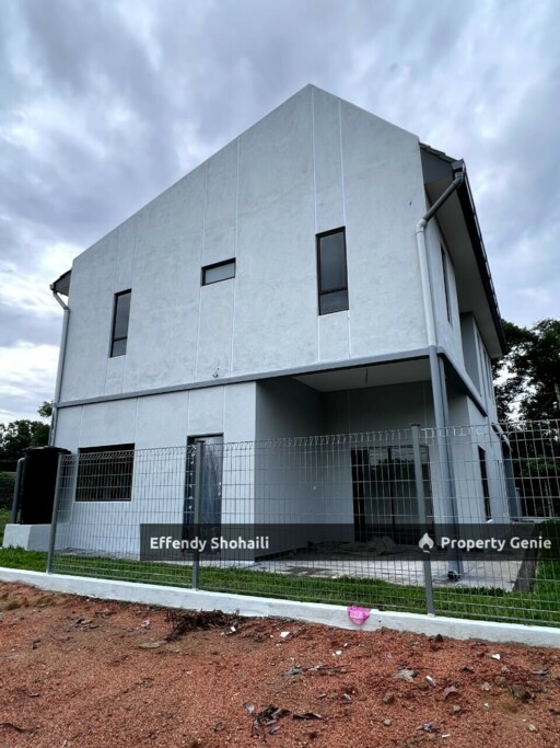 MAHKOTA HILLS LENGGENG 2 STOREY BUNGALOW