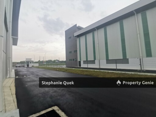 Puchong Selangor LS 57923 Corner Detached Factory Warehouse For Rent