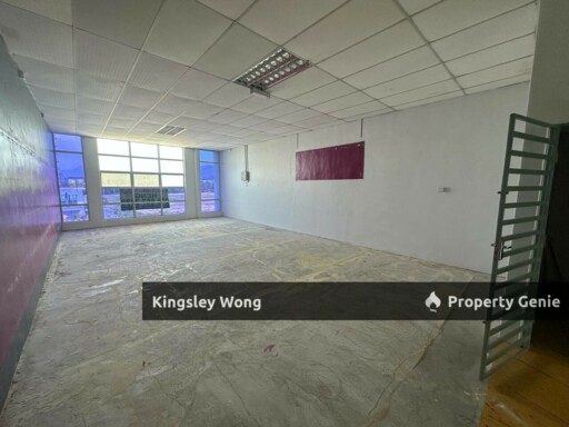 Meru Ipoh Three Storey Shoplot Facing main road High Traffic Near Jelapang HIghway Klebang