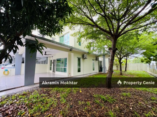 IFRERHOLD, CORNER UNIT & FULLY FIRNISHED | 3 Storey Terrace Taman Universiti, Bangi